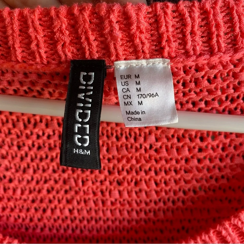Divided H&M Hot Pink Sweater Size Medium - Picture 4 of 7
